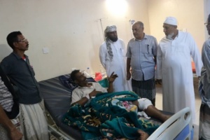 *العطاس وبن الشيخ أبوبكر يزوران جرحى الحزام الأمني في مستشفى ابن سيناء*