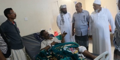 *العطاس وبن الشيخ أبوبكر يزوران جرحى الحزام الأمني في مستشفى ابن سيناء*