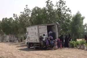 الحديدة : عيادات الهلال الإماراتي المتنقلة تواصل تقديم الرعاية الطبية المجانية للمواطنين 