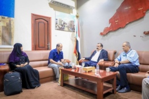 بن بريك يلتقي منسق المنظمات الدولية في عدن 