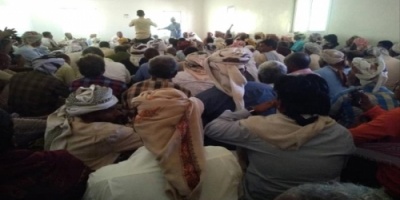مشائخ سقطرى يطالبون بإلغاء قرارات المحافظ