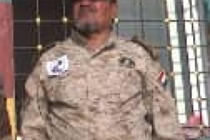العميد السلال يطمئن على صحة قائد أللواء الثالث صاعقة بعد تعرضه لحادث مروري في العاصمة عدن 