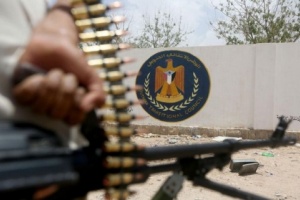 صحيفة سعودية : المجلس الانتقالي حريص على بناء دولة ومحاربة الإرهاب 
