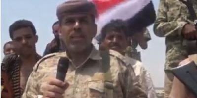 مدير مكتب اللواء 39 مدرع يحجز مرتبات الجنود