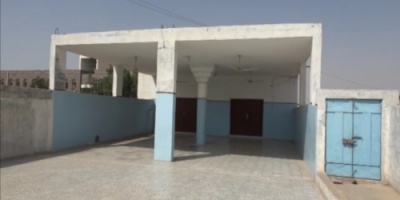 اضرار كبيرة تلحق بمسجد عمر بن الخطاب إثر قصف حوثي 