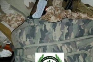 حزام أمني الشيخ عثمان تقوم بحملة أمنية لسوق السلاح وتضبط عدد من الأسلحة والأشخاص 