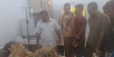 العقيد ركن/عبدالفتاح صائل يتفقد مستشفى المخاء الميداني ويطمئن على أحوال الجرحى 