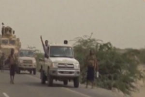 ظهور عناصر من حزب الله بجانب قيادات حوثية في الحديدة 