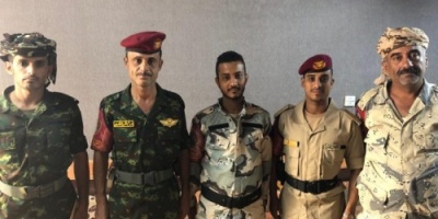التحالف العربي يكرم أفراد الشرطة العسكرية في المخا الذين أسقطوا الطائرة الحوثية المفخخة 