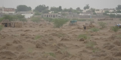 بالقذائف المدفعية..مليشيات الحوثي تقصف منازل المواطنين  في مديرية التحيتا