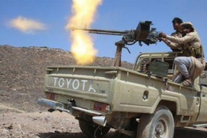 مليشيا الحوثي تقطع الخط الرئيسي غرب الفاخر وتعلن حالة طوارئ