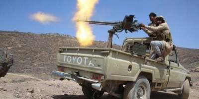 مليشيا الحوثي تقطع الخط الرئيسي غرب الفاخر وتعلن حالة طوارئ