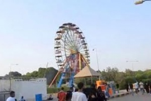 مستأجر حديقة الكمسري يبني في الحديقة دون ترخيص 