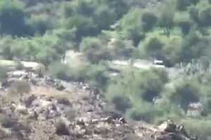 تعزيزات حوثية بعدد من الأطقم إلى موقع لفراشة وقوات اللواء الخامس تستهدفها بالأسلحة الثقيلة 
