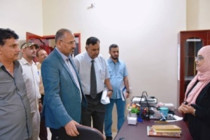 الرئيس الزُبيدي يتفقد سير العمل في الجمعية الوطنية