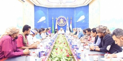تفاصيل لقاء الرئيس الزُبيدي باللجنة المجتمعية لاطلاق سراح المعتقلين في أحداث عدن الأخيرة
