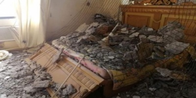 انهيار سقف شقة  في عمارة فوق ساكنيها في المعلا 