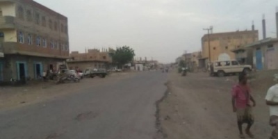 القذائف الحوثية تلقي جام غضبها على منازل المواطنين في حيس 