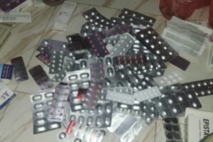 القبض على عصابه تقوم بترويج الحبوب والمخدرات