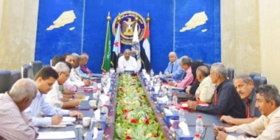 الرئيس الزُبيدي يدعو تنفيذية عدن إلى تعزيز العمل لإنجاح اتفاق الرياض