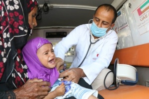 العيادات الطبية المتنقلة للهلال الأحمر الإماراتي تضاعف إنجازاتها في الساحل الغربي