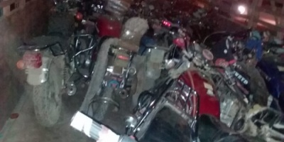 بحسب توجيهات العميد وضاح عمر .. قوات الحزام الامني تقوم بترحيل الدراجات النارية التي تم ضبطها خلال الحملة الأمنية 