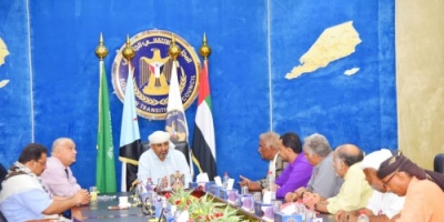 الرئيس القائد عيدروس الزُبيدي يلتقي بنخبة من أدباء وكتاب ومثقفي محافظة لحج