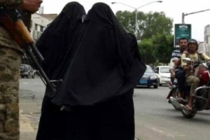 مليشيات الحوثي يجندون النساء لتعزيز صفوفهم في صنعاء 