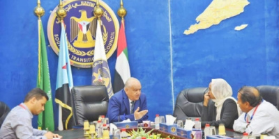 الوالي يطلع على أنشطة منظمة الصحة العالمية لمكافحة الحميات والأوبئة بعدن