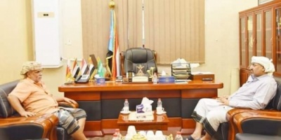 الرئيس القائد عيدروس الزُبيدي يلتقي رئيس التكتل القبلي لأبناء الصبيحة