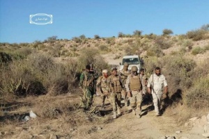 نائب قائد التحالف العربي يزور قيادة العمليات المشتركة والخطوط الأمامية لجبهات محور الضالع