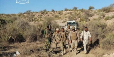 نائب قائد التحالف العربي يزور قيادة العمليات المشتركة والخطوط الأمامية لجبهات محور الضالع