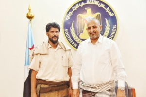الرئيس القائد عيدروس الزُبيدي يلتقي الشيخ أحمد العولقي شيخ شمل العوالق