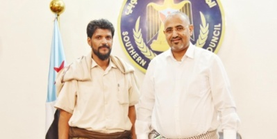 الرئيس القائد عيدروس الزُبيدي يلتقي الشيخ أحمد العولقي شيخ شمل العوالق