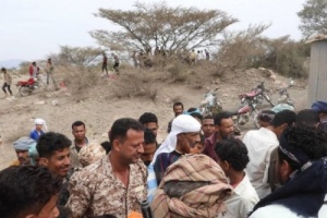 حجر الضالع تشيع ثلاثة شهداء في موكب جنائزي مهيب 