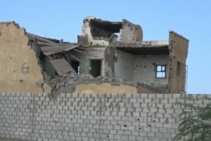 بعد تعرضها للقصف الحوثي ،، منازل المواطنين في منطقة المسنا بالحديدة تتحول إلى أطلال