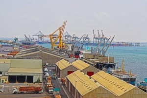 ميناء عدن يحقق أعلى أرقامه القياسية في مناولة البضائع الجافة خلال 2019 
