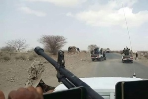 القوات الجنوبية تحاصر معسكر الحساس آخر معاقل الحوثيين شمال قعطبة