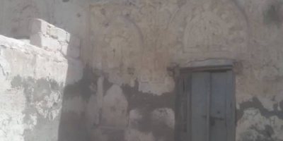 قصف مدفعي حوثي يستهدف منازل المواطنين في حيس