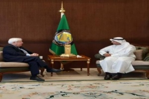 لقاء يجمع غريفيث بأمين عام مجلس التعاون الخليجي لبحث مستجدات الوضع في اليمن.