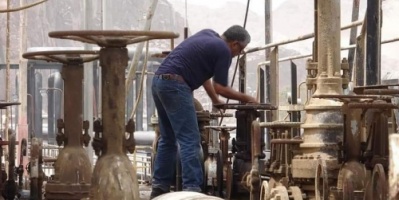 بين سندان الاحتكار و مطرقة الفساد 