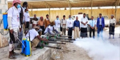 تدشين أعمال المكافحة الحشرية المكثفه للقضاء على البعوض بمدينة عتق.