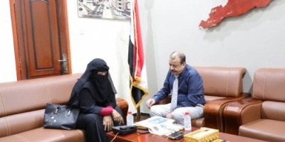 رئيس الجمعية الوطنية يلتقي رئيسة اتحاد نساء حضرموت الساحل