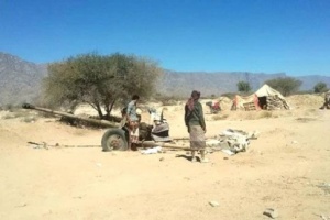 مليشيات الحوثي تشن قصفا بالمدافع الثقيلة على مواقع القوات الجنوبية في جبهة ثرة.