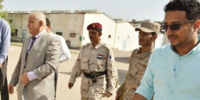 الدكتور الوالي يتفقد مستشفى صلاح الدين ب #البريقة