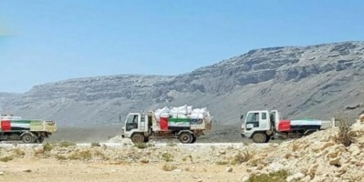 213 سلة غذائية توزع من مؤسسة خليفة الإنسانية لأهالي بسترو بسقطرى.