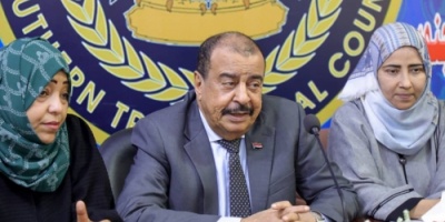 اللواء بن بريك يناقش مع مديرات إدارات المرأة والطفل في المحافظات نشاط عملهن والتطورات على الساحة الجنوبية