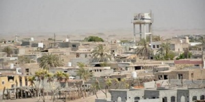 مليشيات الحوثي تستهدف القرى السكنية شمال الدريهمي بقذائف المدفعية 