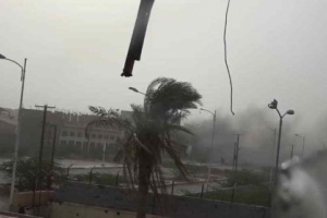 توثيق يظهر تفجير المليشيات الحوثية مقر نقطة الرقابة الخامسة بالحديدة