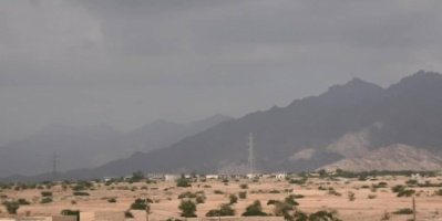 مليشيات الحوثي تستهدف مدينة حيس بقصف مدفعي والمشتركة تخمد مصادر النيران